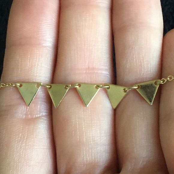 Vintage Mini Gold Tone Triangles Necklace - Picture 3 of 8
